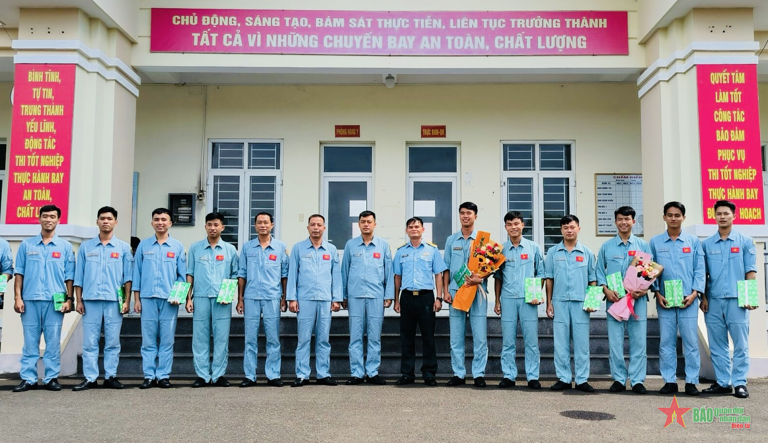 Trung đoàn 915, Trường Sĩ quan Không quân tổ chức ban bay thi tốt nghiệp cho học viên K 47