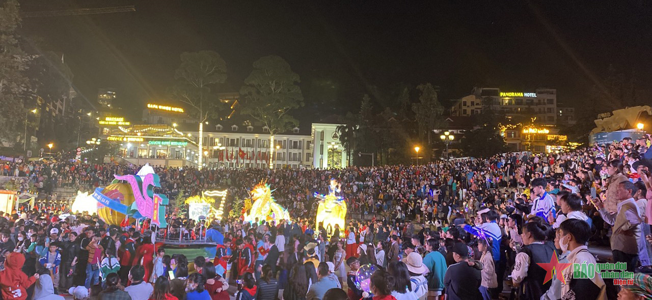 Lung linh Đêm hội trăng rằm lớn nhất vùng Tây Bắc

