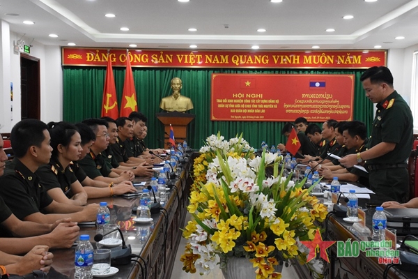 Đoàn cán bộ Báo Quân đội nhân dân Lào thăm và làm việc tại Bộ CHQS tỉnh Thái Nguyên
