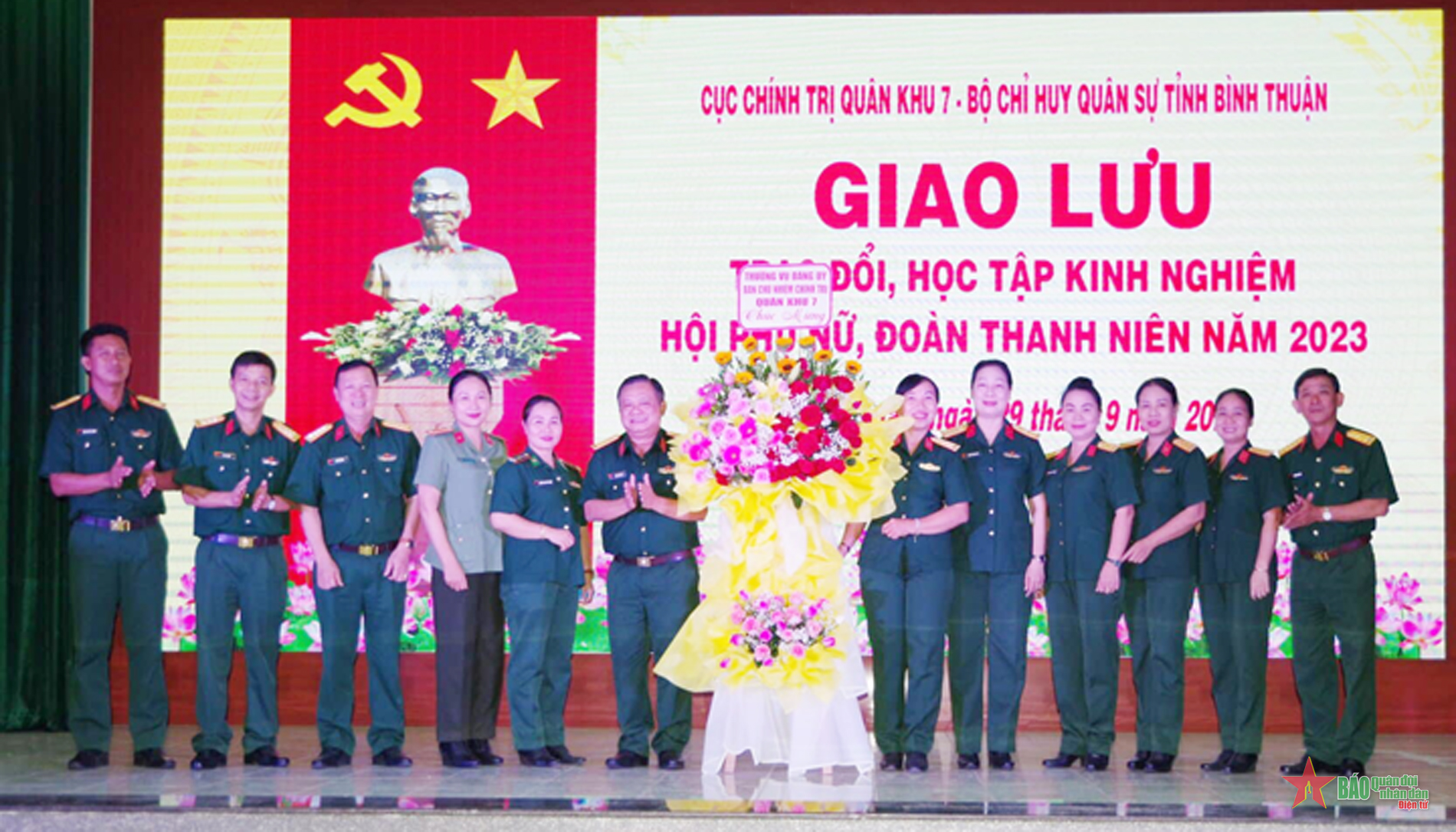 Cục Chính trị Quân khu 7 trao đổi kinh nghiệm hoạt động công tác quần chúng tại Bình Thuận