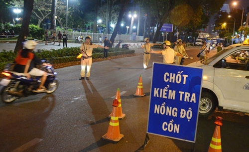 Hành xử hung hăng, xa lạ văn hóa Việt