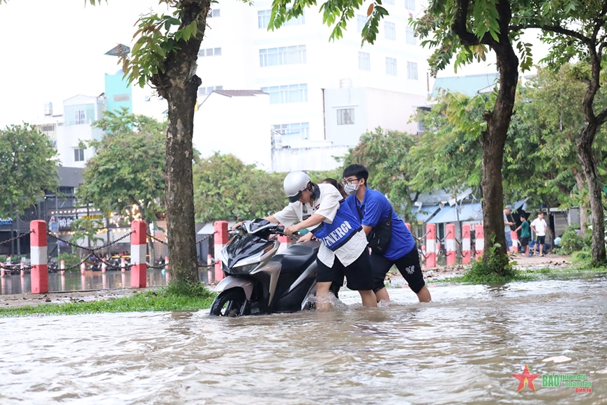 Triều cường dâng cao, Cần Thơ linh hoạt giờ học cho học sinh