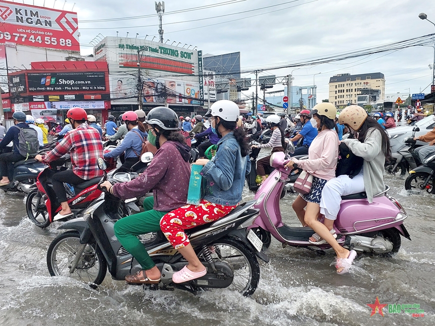 Triều cường dâng cao, Cần Thơ linh hoạt giờ học cho học sinh