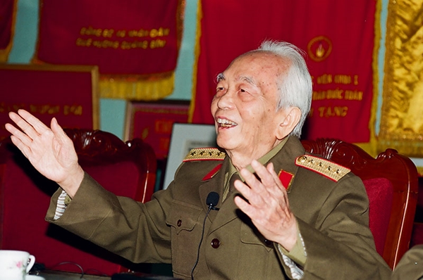 Đại tướng Võ Nguyên Giáp qua ống kính của nghệ sĩ nhiếp ảnh Trần Hồng