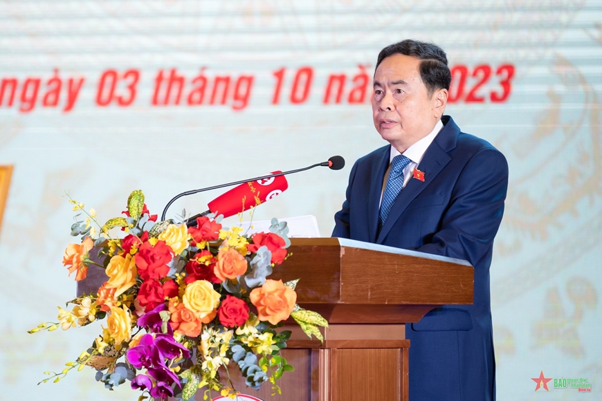 Chủ tịch Quốc hội Vương Đình Huệ trao Huân chương Lao động hạng Nhất tặng Báo Đại biểu Nhân dân