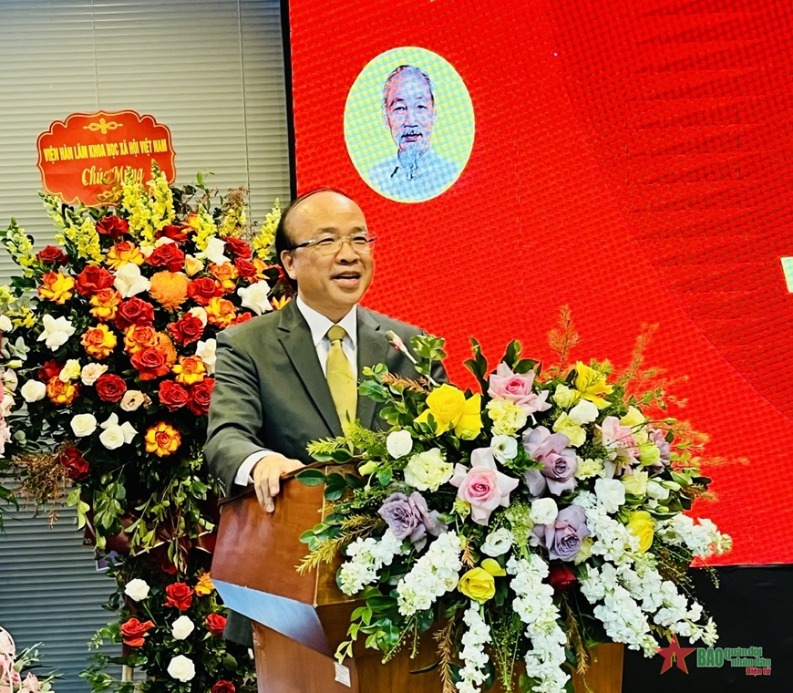 Công bố quyết định của Thủ tướng Chính phủ bổ nhiệm Phó chủ tịch Viện Hàn lâm Khoa học xã hội Việt Nam