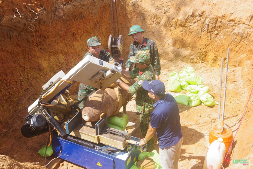 Quảng Bình: Xử lý an toàn quả bom phá nặng 337 kg