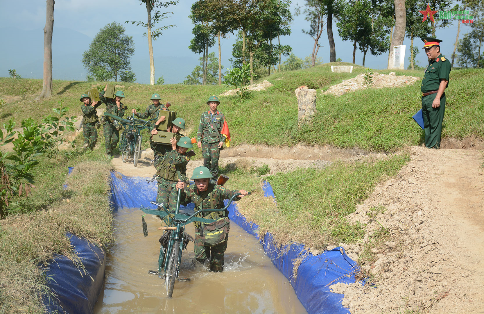 Quân khu 2 kiểm tra đơn vị vận tải “Chính quy, an toàn, huấn luyện giỏi” tại Trung đoàn 82
