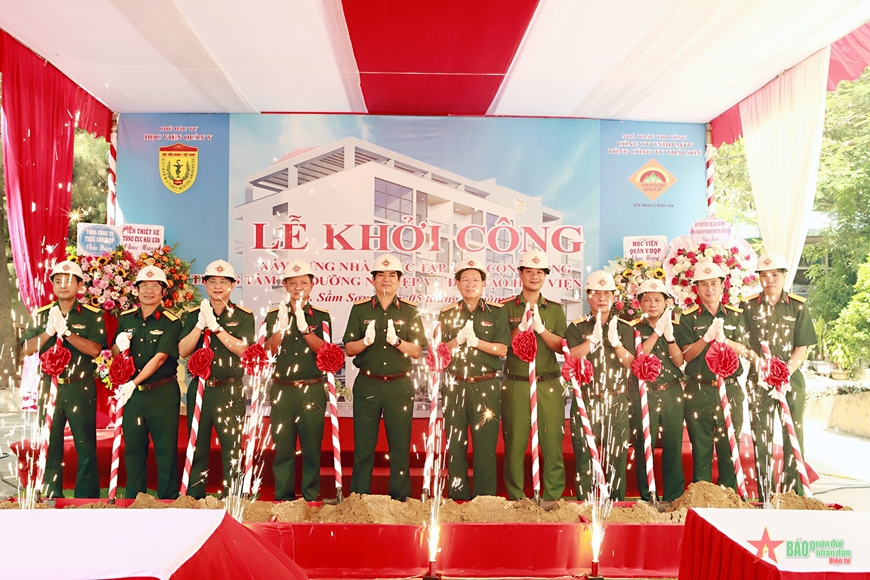 Trung tướng Nguyễn Xuân Kiên phát lệnh khởi công xây dựng nhà thực tập y tế cộng đồng tại Thanh Hóa​