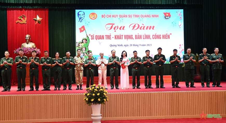 Tạo điều kiện để sĩ quan trẻ cống hiến, trưởng thành