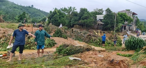 Yên Bái: Mưa lớn gây sạt lở đất làm hai người thiệt mạng