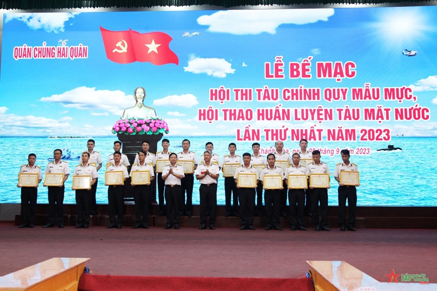 Vững niềm tin giữ biển