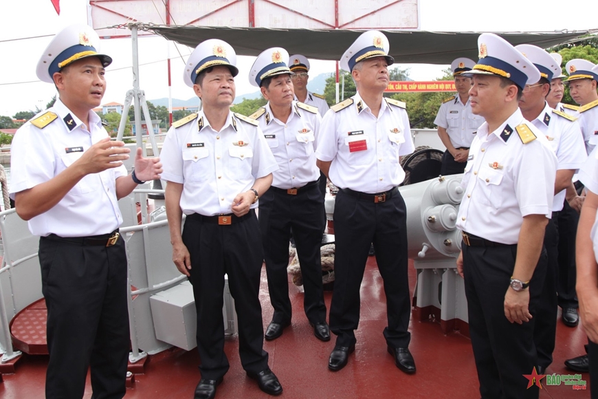 Vững niềm tin giữ biển