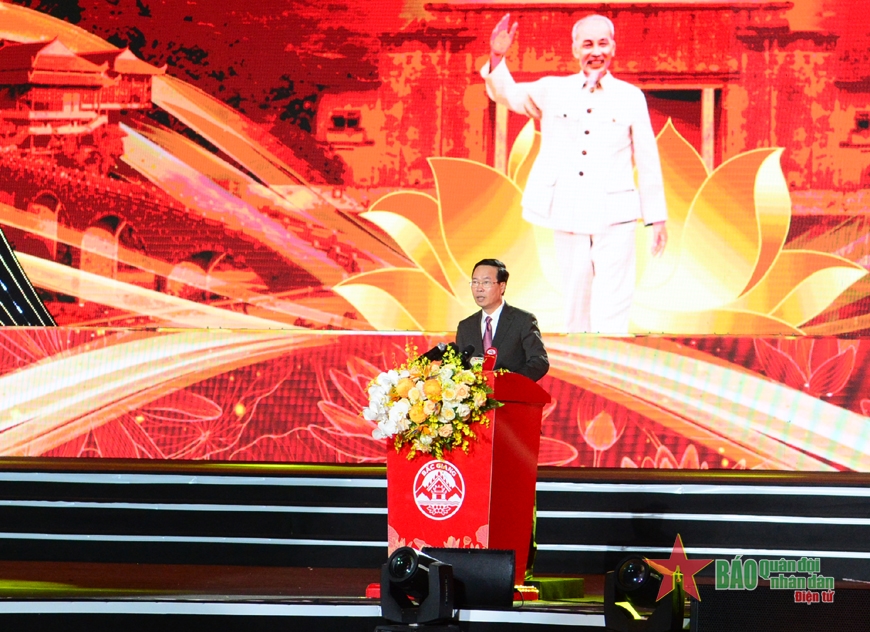 Chủ tịch nước Võ Văn Thưởng dự Lễ kỷ niệm 60 năm Ngày Bác Hồ về thăm và chỉ đạo Đại hội đại biểu Đảng bộ tỉnh Hà Bắc lần thứ I