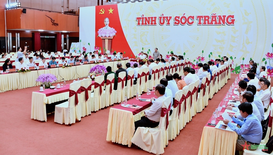 Chủ tịch Quốc hội Vương Đình Huệ làm việc với Ban Thường vụ Tỉnh ủy Sóc Trăng