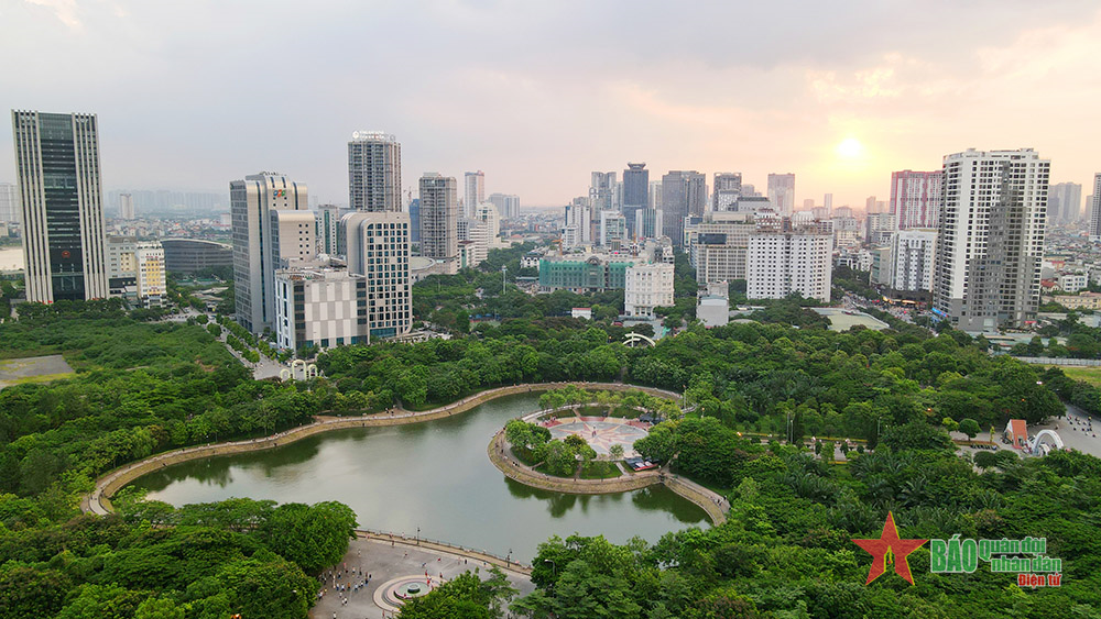 Thủ đô bừng sức sống