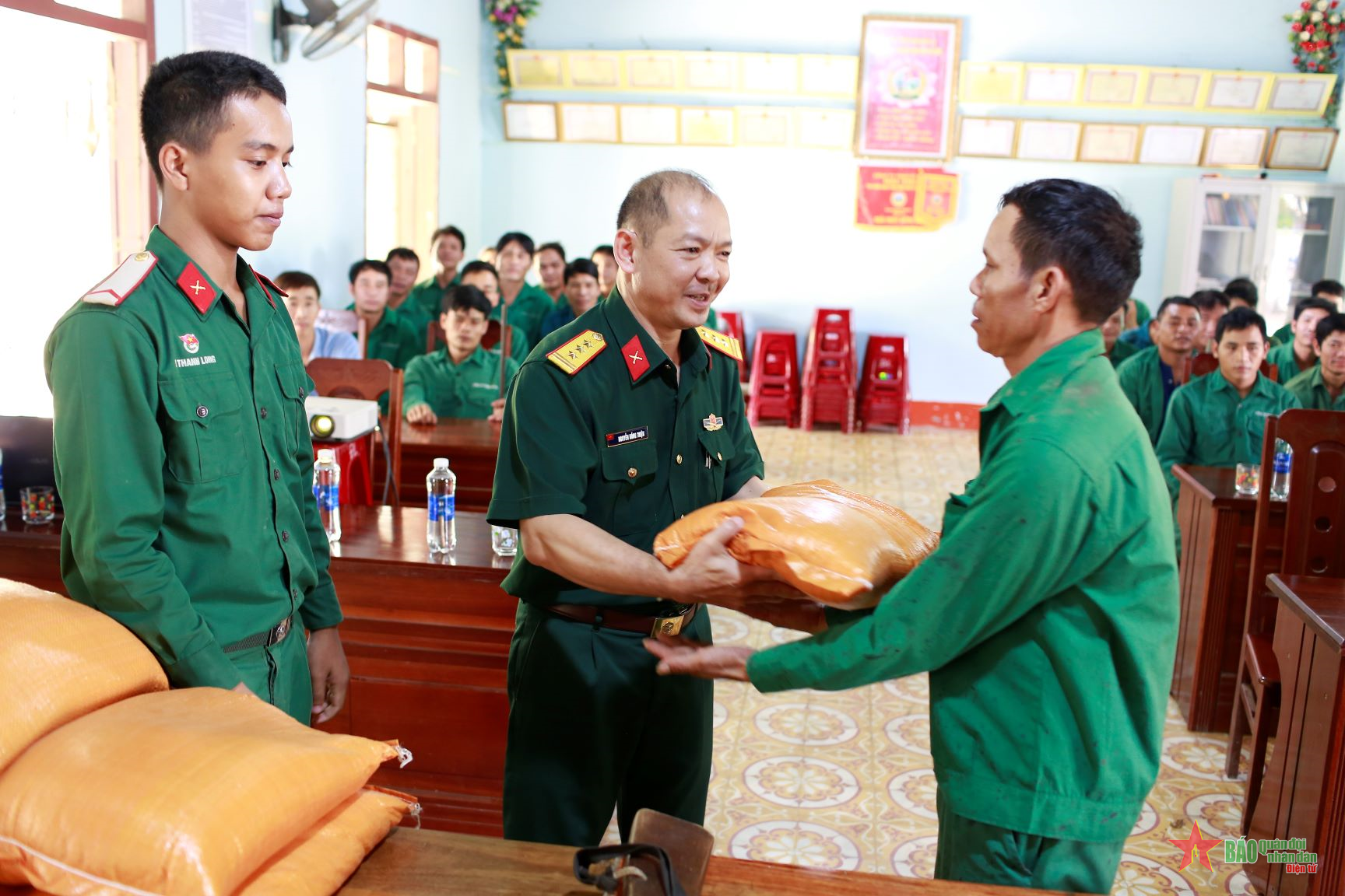 Để “nghe dân nói, nói dân hiểu”, phải biết tiếng đồng bào dân tộc thiểu số