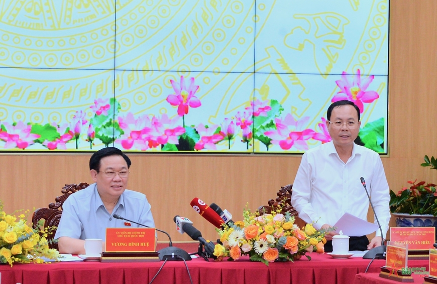 Chủ tịch Quốc hội Vương Đình Huệ làm việc với Ban Thường vụ Thành ủy Cần Thơ