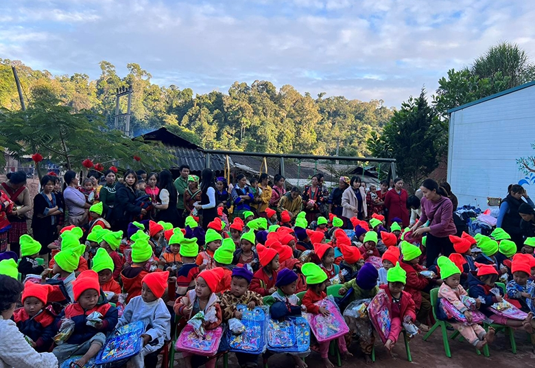 Hỏi-Đáp pháp luật: Thời gian và mức hỗ trợ đối với học sinh dân tộc thiểu số rất ít người theo đề án Đầu tư phát triển nhóm dân tộc thiểu số rất ít người và nhóm dân tộc còn nhiều khó khăn