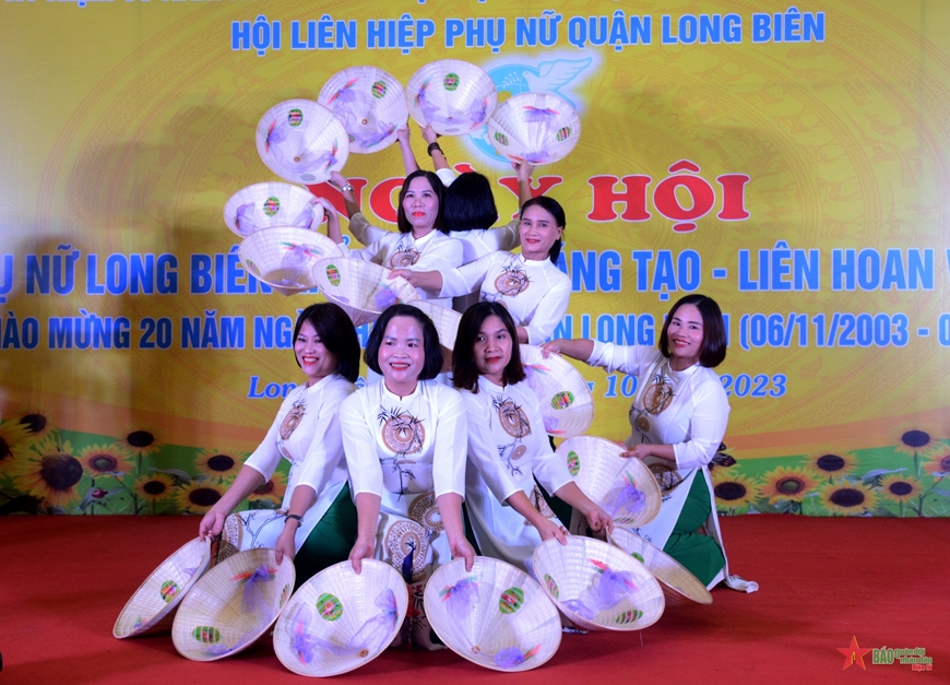 Sôi nổi ngày hội của phụ nữ quận Long Biên
