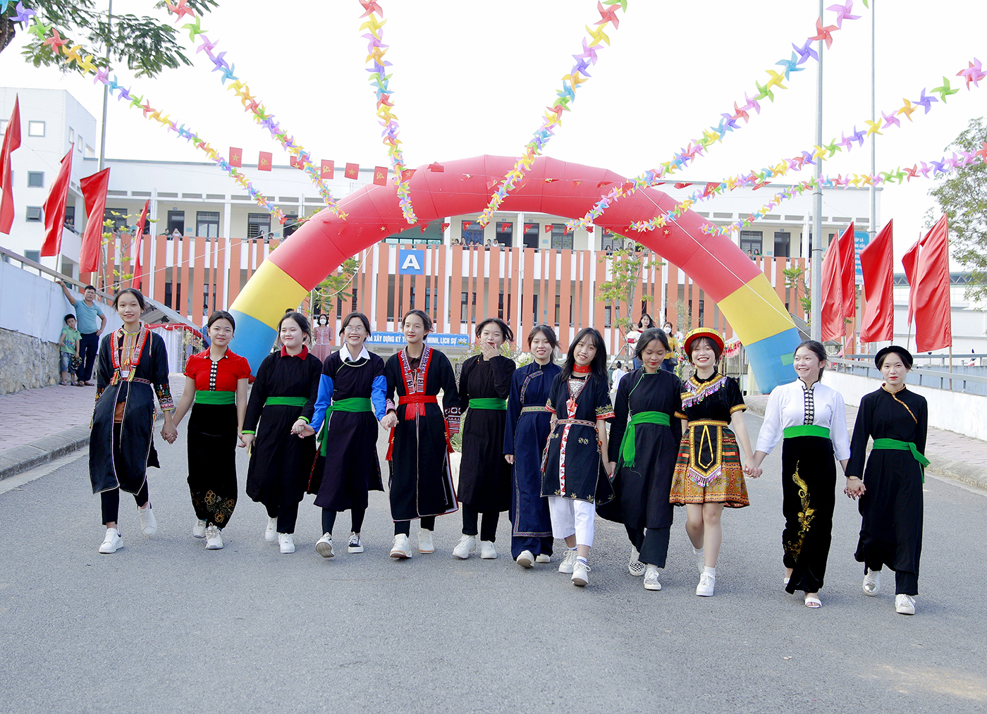 Hỏi-Đáp pháp luật: Chế độ ưu tiên và tuyển thẳng vào trường dân tộc nội trú theo đề án Phát triển giáo dục đào tạo, nâng cao chất lượng nguồn nhân lực vùng đồng bào dân tộc thiểu số và miền núi giai đoạn 2021- 2030 được quy định như thế nào?