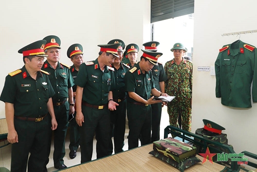 Trung tướng Nguyễn Doãn Anh thăm, kiểm tra Trường Sĩ quan Lục quân 2