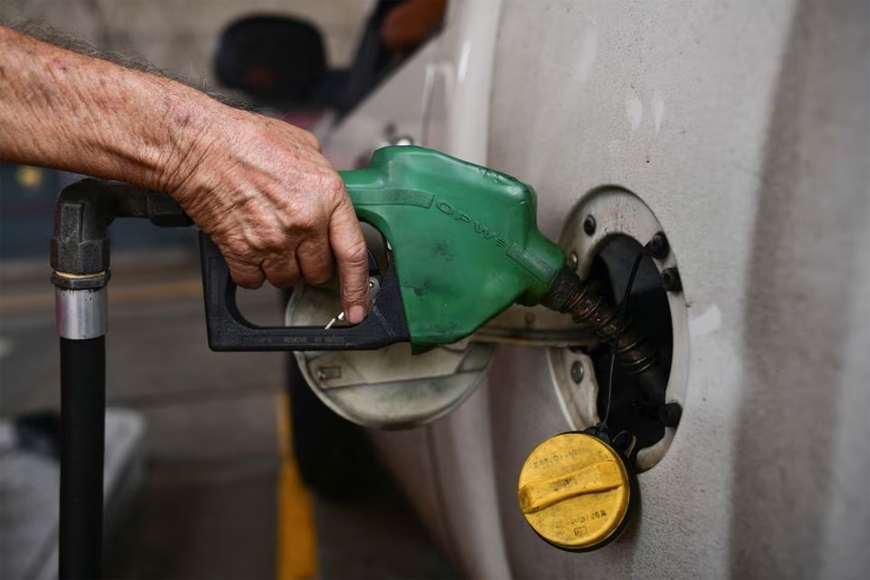 Giá xăng dầu hôm nay (18-10): Tăng tốc