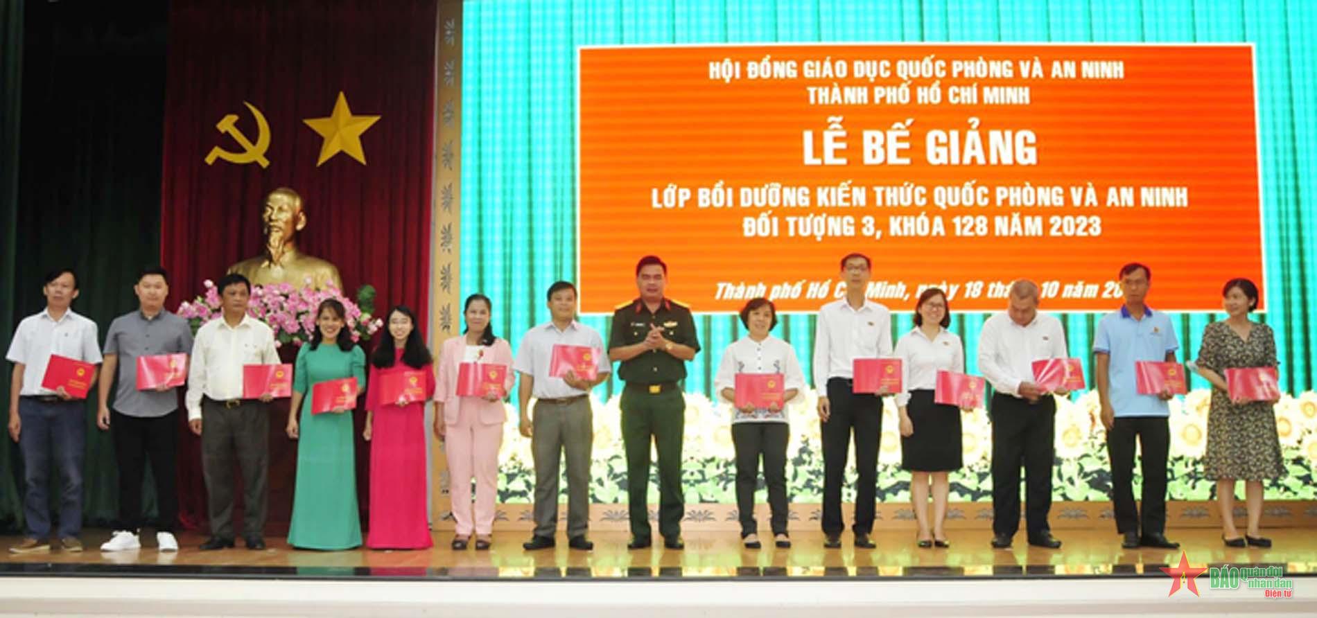 TP Hồ Chí Minh bế giảng lớp bồi dưỡng kiến thức quốc phòng, an ninh đối tượng 3