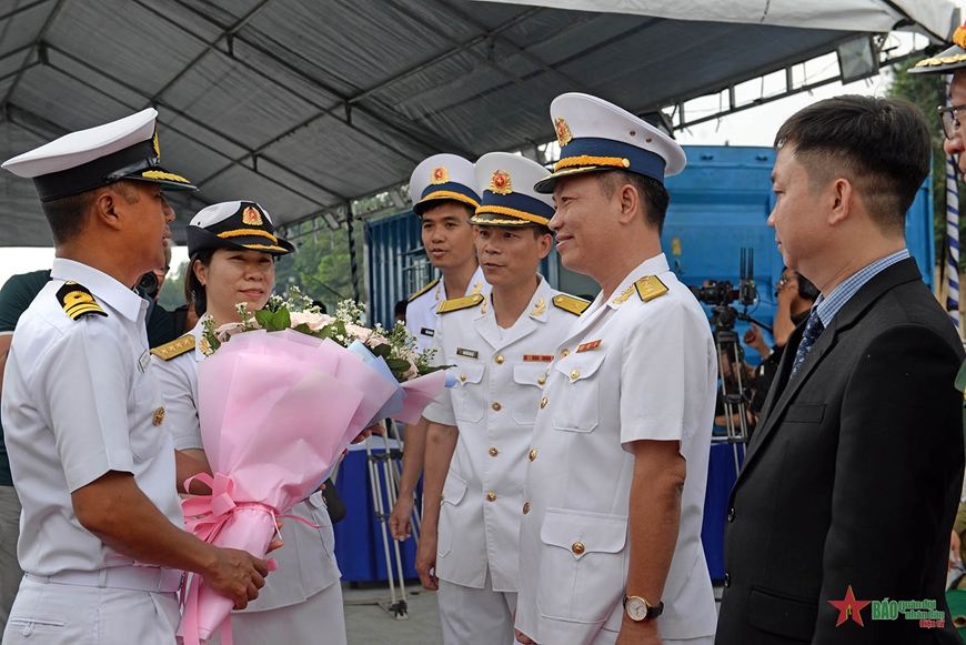 Tàu Hải quân Ấn Độ thăm hữu nghị TP Hồ Chí Minh