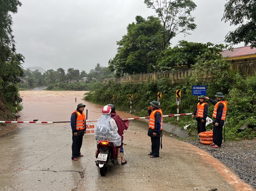 Tập trung ứng phó với mưa lũ diễn biến phức tạp