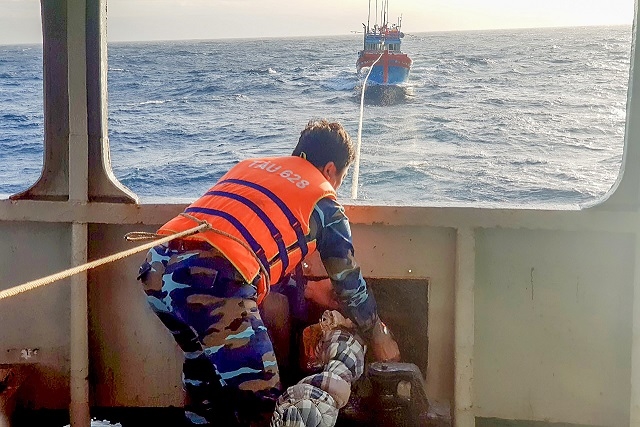 Vùng 3 Hải quân rèn luyện khả năng ứng phó trong mưa bão Vùng 3 Hải quân rèn luyện khả năng ứng phó trong mưa bão