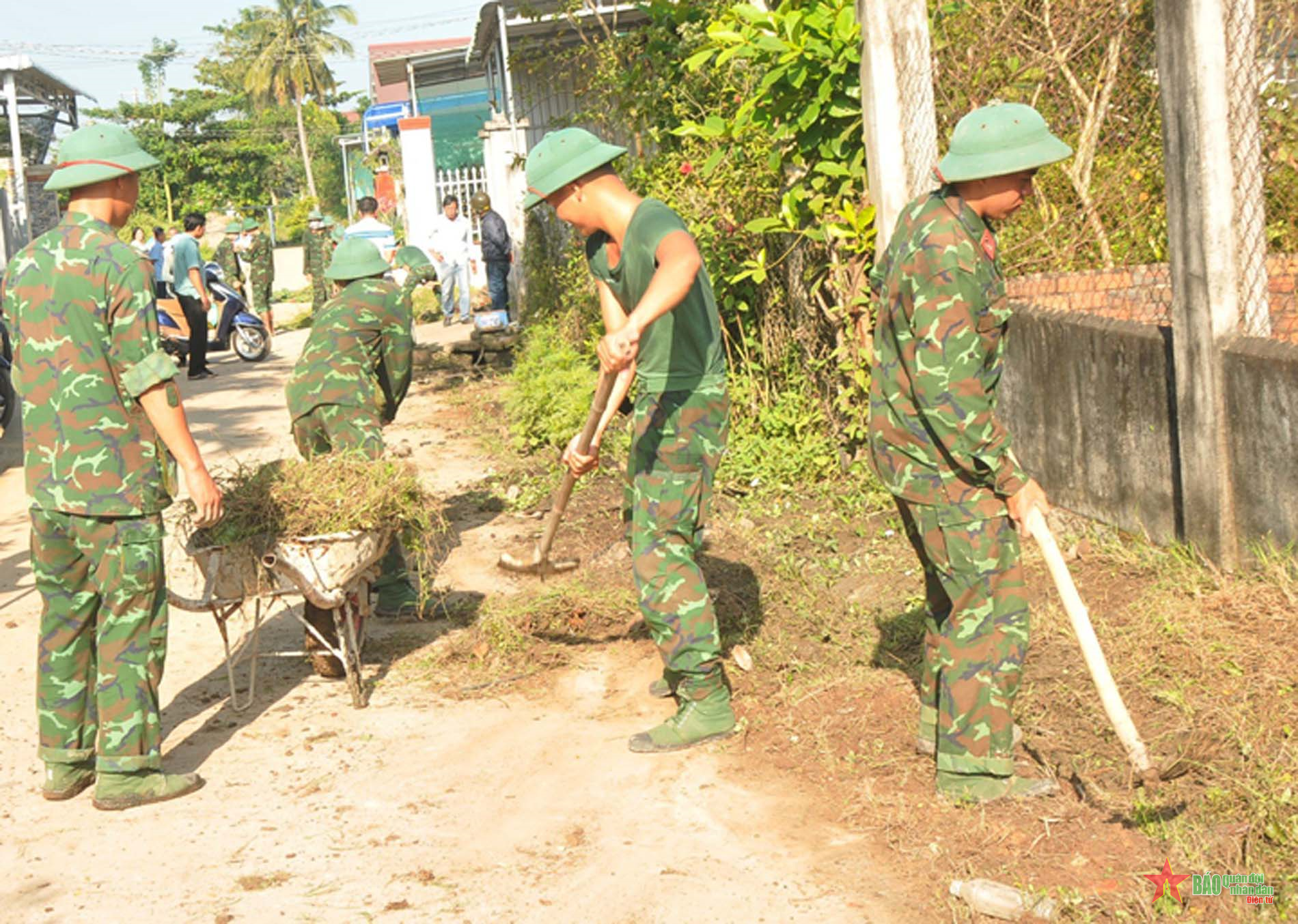 Trung đoàn 3, Sư đoàn 9 (Quân đoàn 4): Giúp dân xây dựng những công trình cụ thể