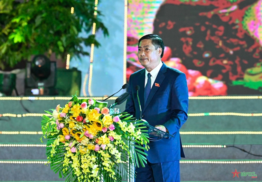 Chủ tịch Quốc hội Vương Đình Huệ dự lễ hội cà phê Sơn La