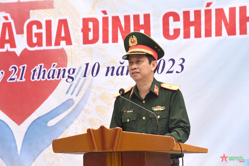 Bệnh viện Bỏng Quốc gia Lê Hữu Trác khám, tư vấn sức khỏe cho 500 đối tượng chính sách