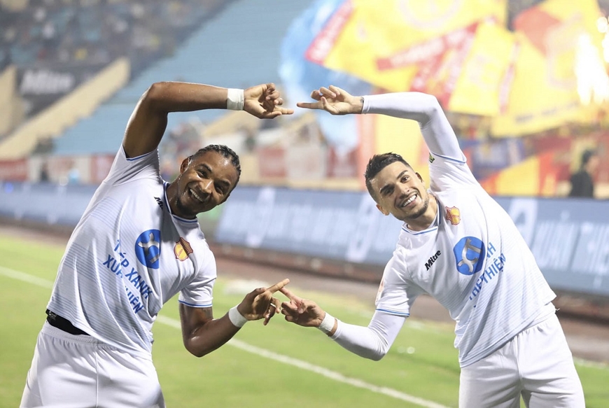 Kết quả vòng 1 V-League: Công an Hà Nội chia điểm trước Bình Định, TP Hồ Chí Minh chiếm ngôi đầu