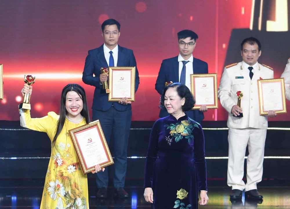 Trao giải Cuộc thi chính luận về bảo vệ nền tảng tư tưởng của Đảng lần thứ ba, năm 2023