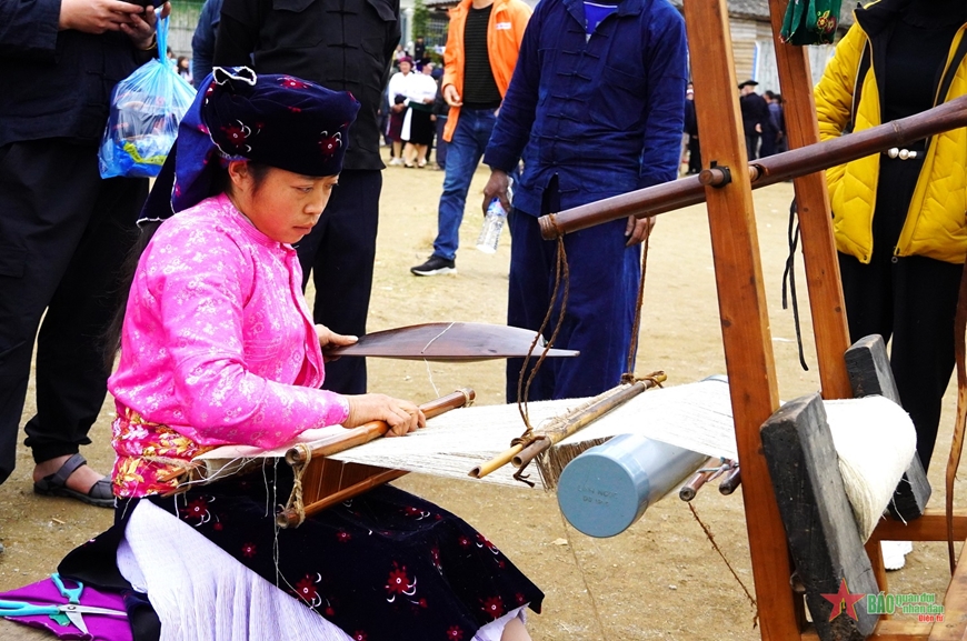 Hà Giang: Bảo tồn, phát huy trang phục truyền thống dân tộc Mông