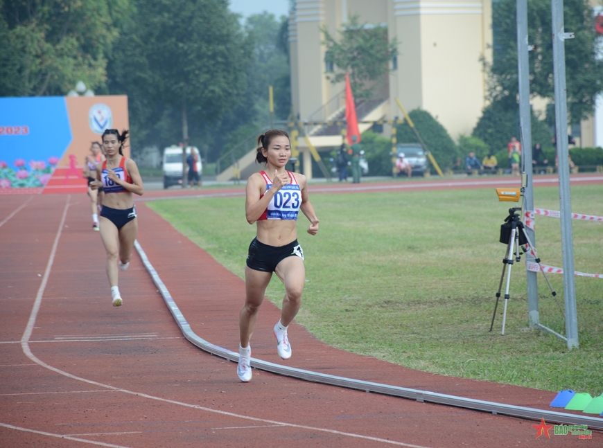 Nguyễn Thị Oanh giành huy chương vàng quốc gia, vượt thành tích tại ASIAD 19