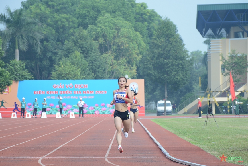 Nguyễn Thị Oanh giành huy chương vàng quốc gia, vượt thành tích tại ASIAD 19