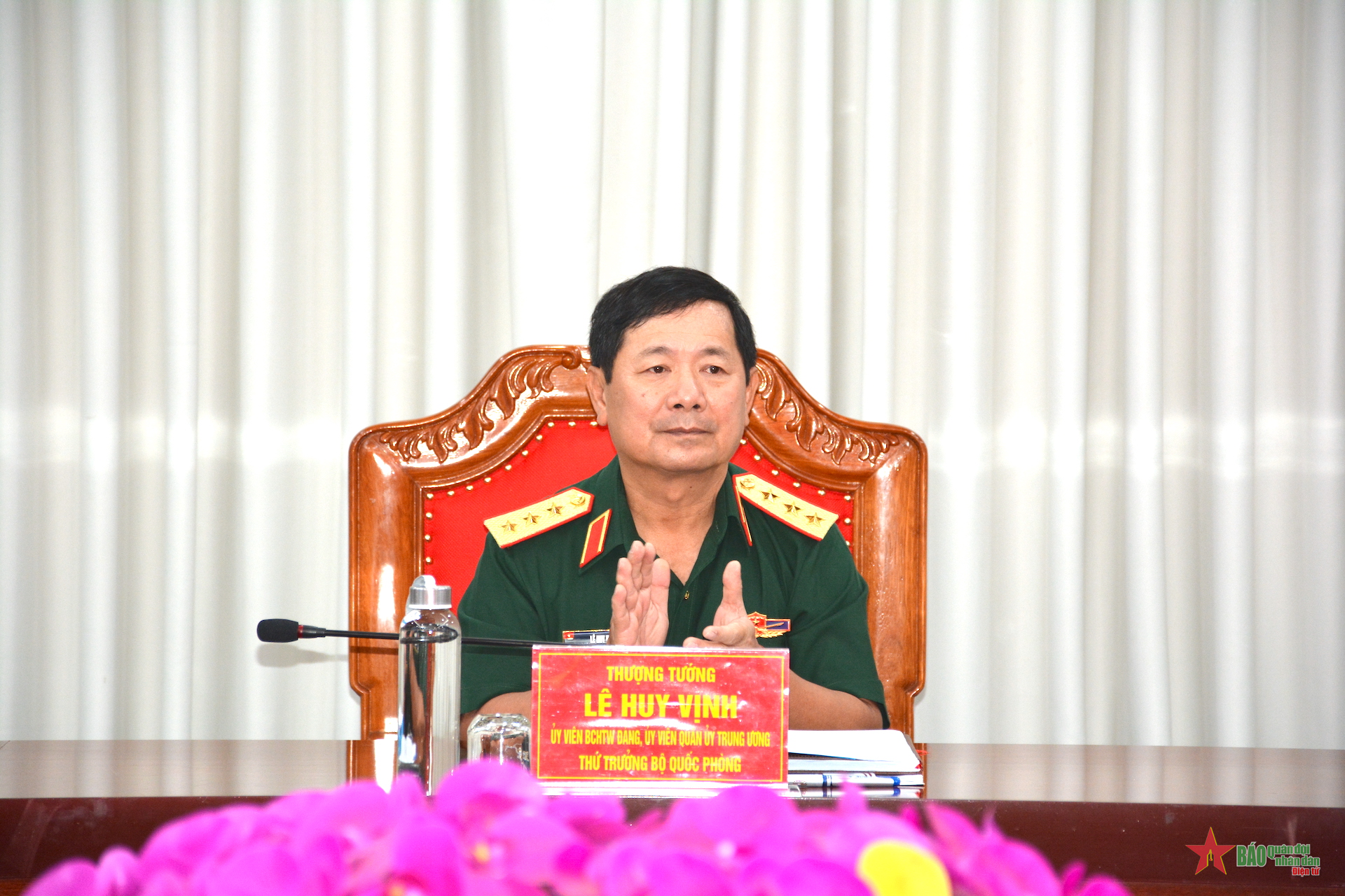 Thượng tướng Lê Huy Vịnh kiểm tra công tác đào tạo công nghệ thông tin tại Trường Sĩ quan Thông tin