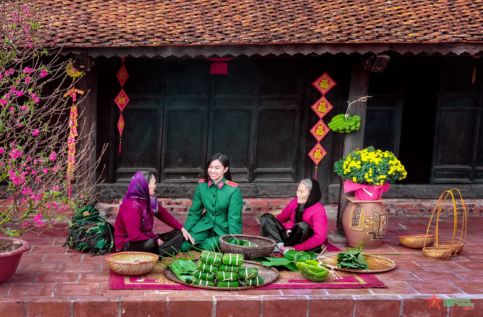 Cô lính trẻ được nghỉ phép 