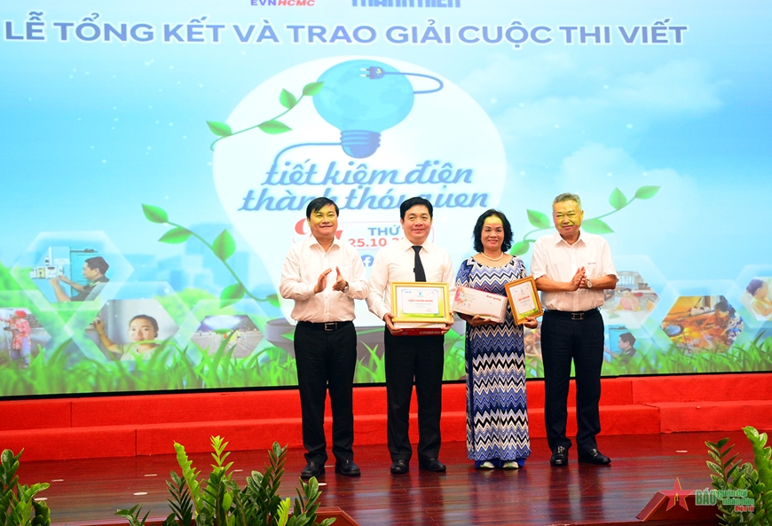Trao 49 giải thưởng Cuộc thi viết “Tiết kiệm điện thành thói quen”