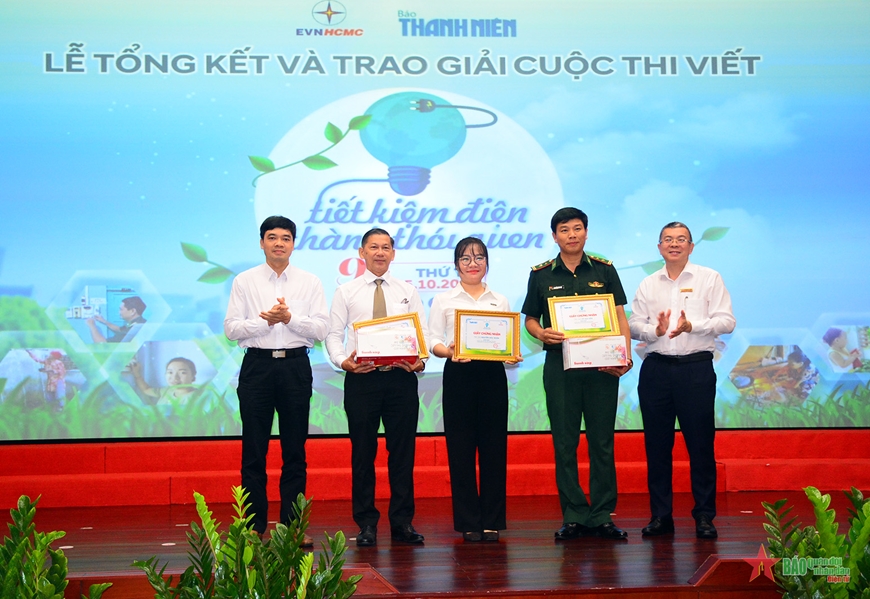 Trao 49 giải thưởng Cuộc thi viết “Tiết kiệm điện thành thói quen”