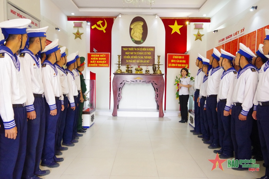 Vùng 4 Hải quân đẩy mạnh học tập và làm theo tư tưởng, đạo đức, phong cách Hồ Chí Minh