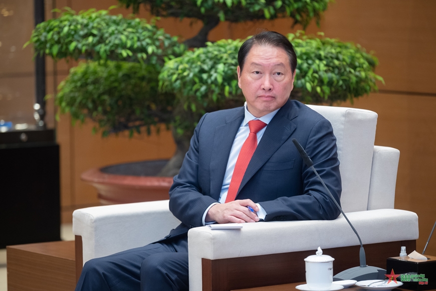 Chủ tịch Quốc hội Vương Đình Huệ tiếp Chủ tịch Phòng Thương mại và Công nghiệp Hàn Quốc