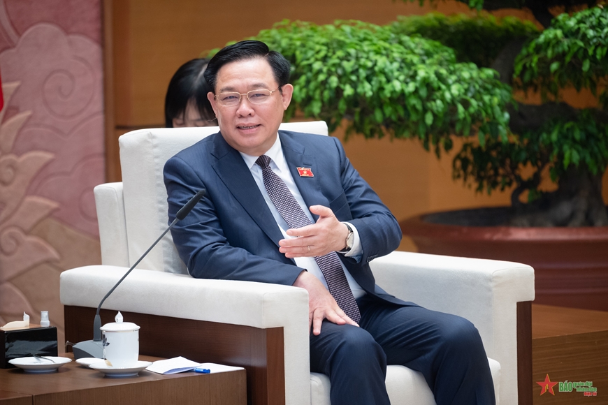Chủ tịch Quốc hội Vương Đình Huệ tiếp Chủ tịch Phòng Thương mại và Công nghiệp Hàn Quốc
