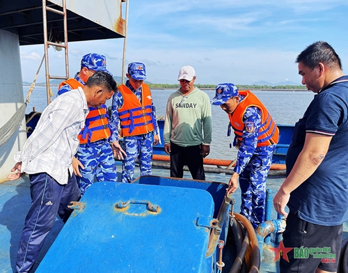 Vùng Cảnh sát biển 3 tiếp tục bắt giữ tàu chở dầu không có giấy tờ hợp pháp