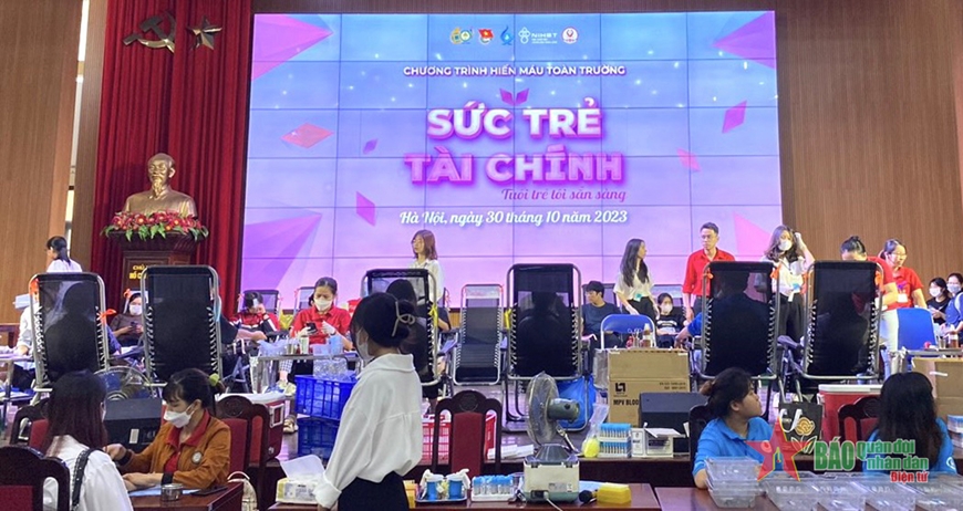 Tuổi trẻ Học viện Tài chính hào hứng tham gia hiến máu tình nguyện