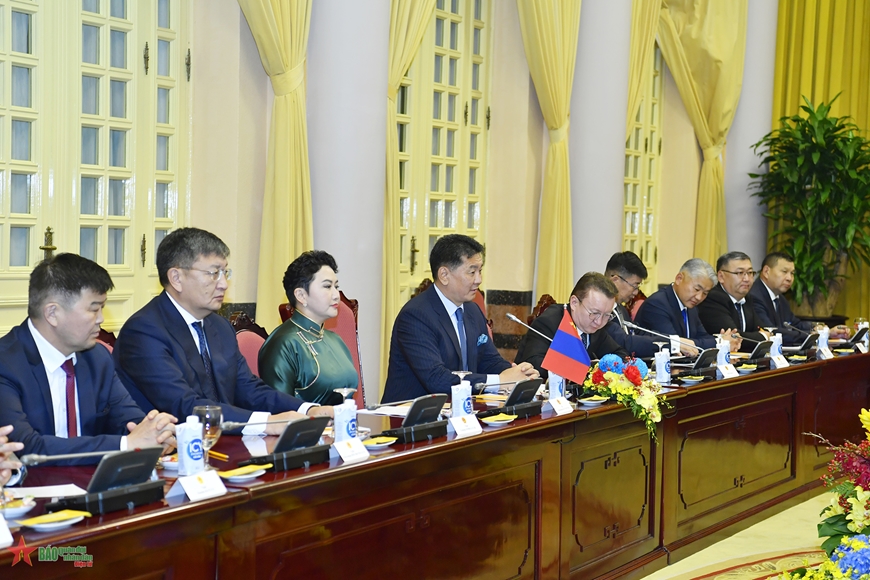 Chủ tịch nước Võ Văn Thưởng chủ trì lễ đón và hội đàm với Tổng thống Mông Cổ