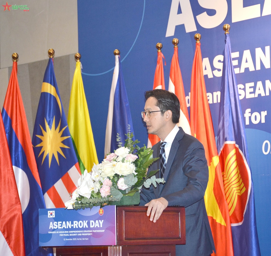 <a title="Báo Quân đội nhân dân | Tin tức quân đội, quốc phòng | Bảo vệ Tổ quốc" style="text-align:center;" href="https://www.qdnd.vn"><img src="https://file3.qdnd.vn/data/images/0/2021/08/11/linh/bannerv2.png" class="vllogo"></a>